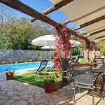 Katarina *